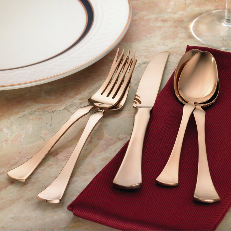 Hanpton Signature offers 20 piece flatware ser